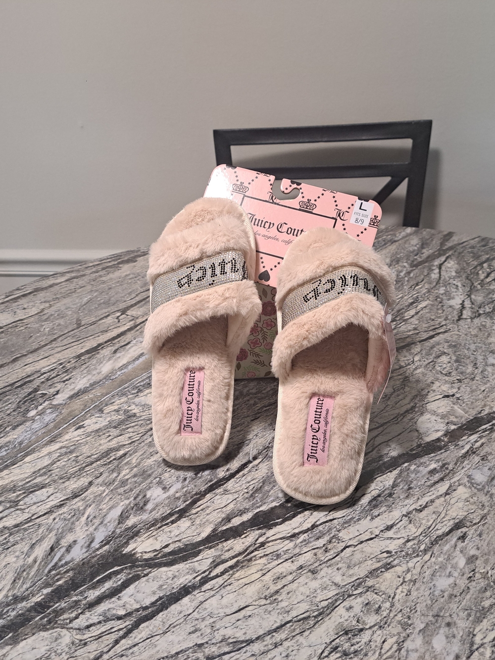 Juicy Couture
Gravity 2 Pink
Embellished Slippers
.
. . . . . ....
.
Slippers is - Picture 13 of 14
